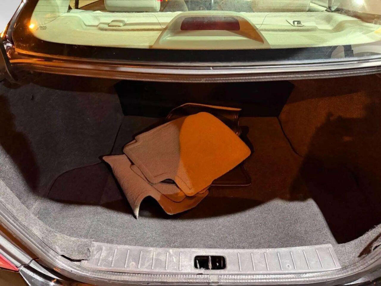 Used 2012 Nissan Versa SV image 9