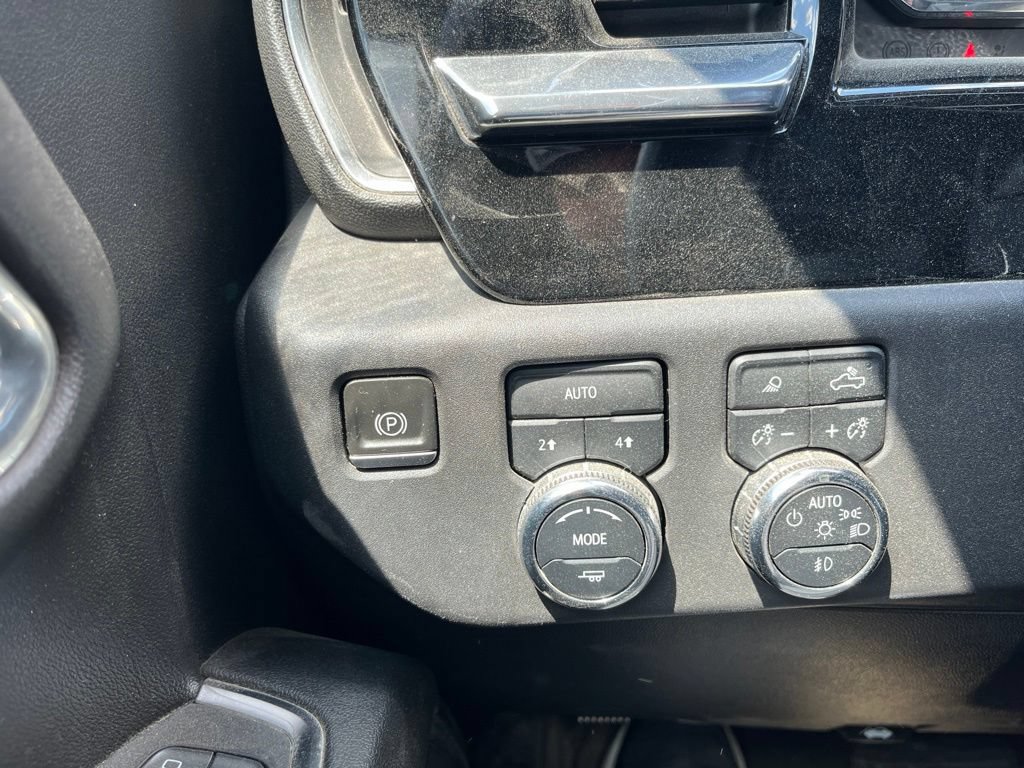 Used 2023 GMC Sierra 1500 Elevation w/ Elevation Premium Package AWD/4WD image 11
