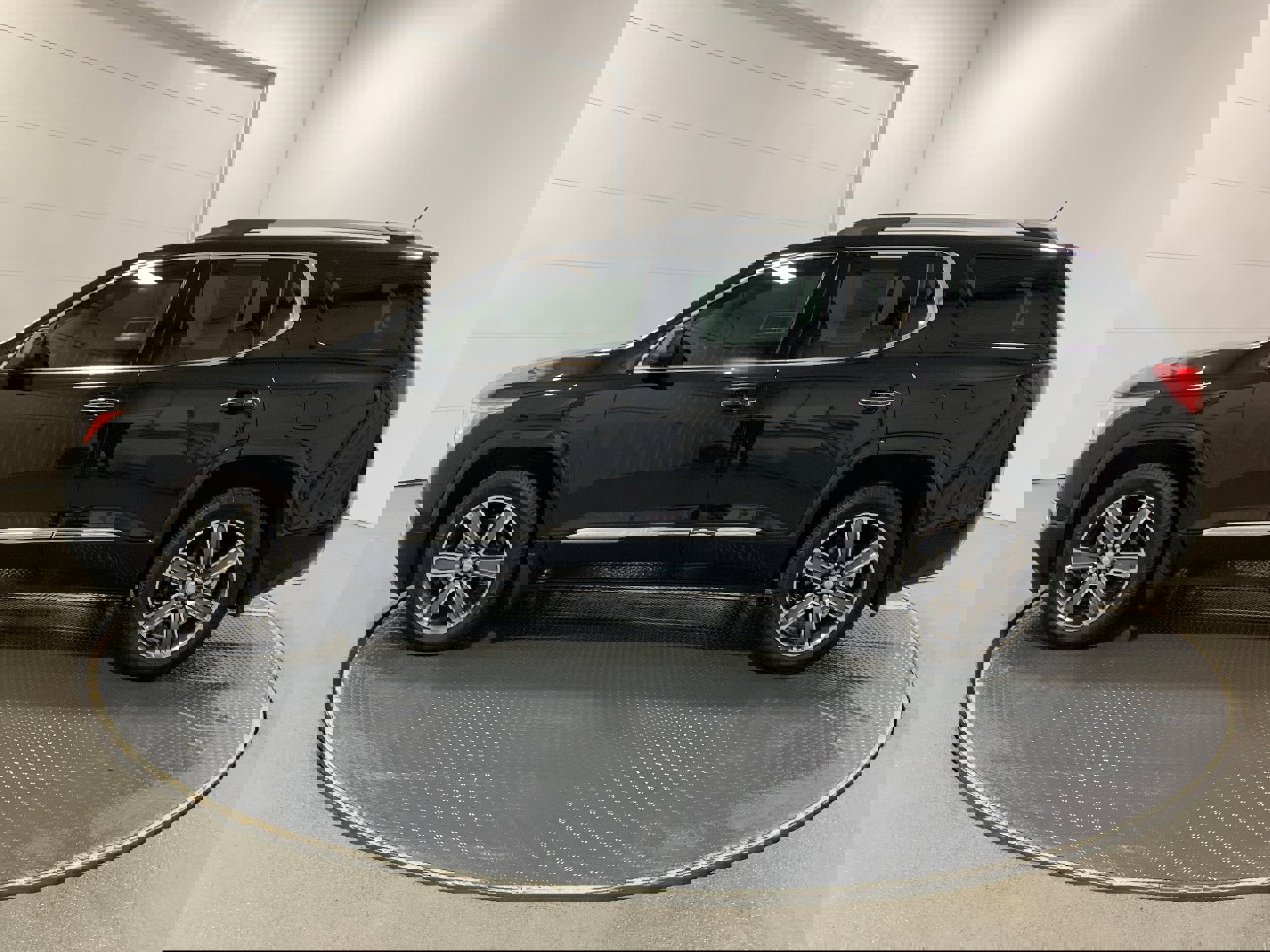 Used 2019 GMC Acadia Denali w/ Technology Package image 23