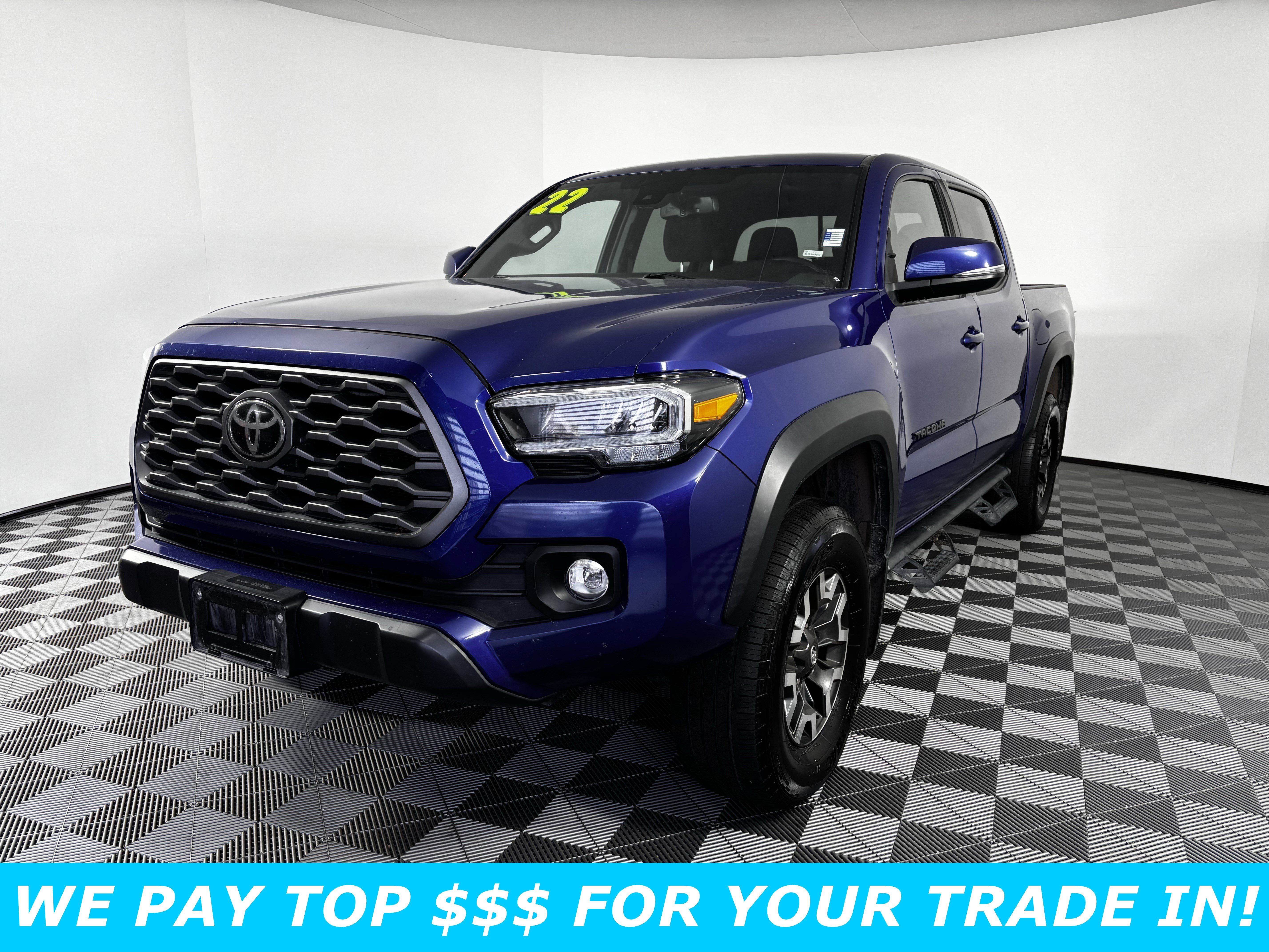 Used 2022 Toyota Tacoma TRD Off-Road image 2