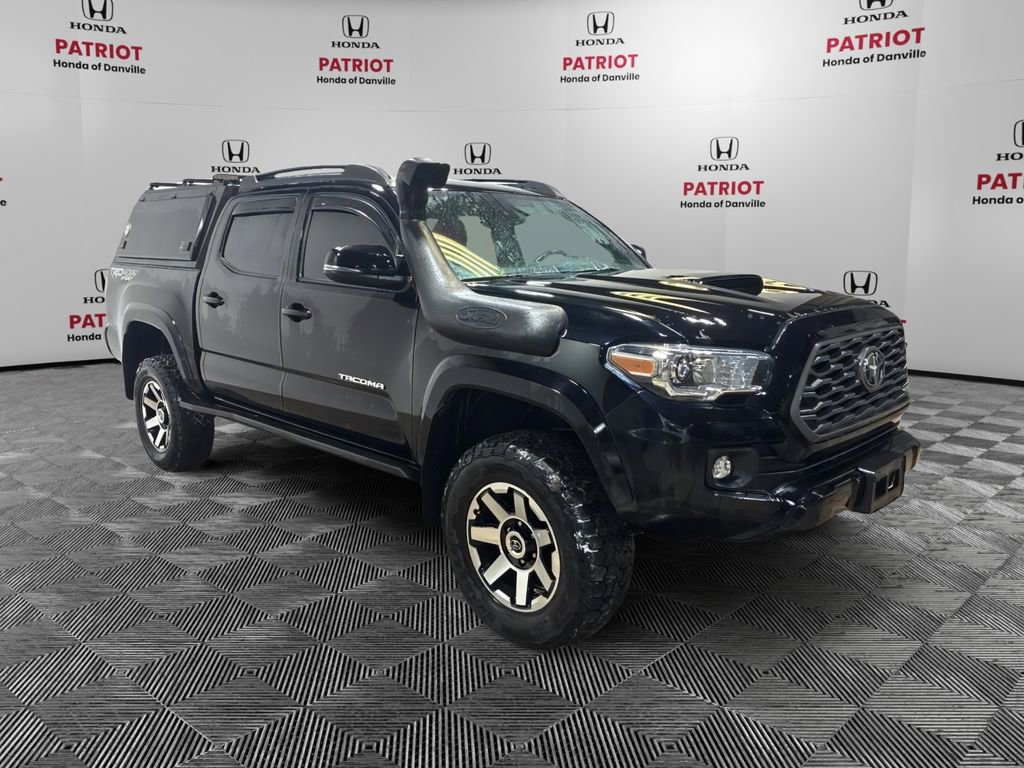 Used 2022 Toyota Tacoma TRD Sport image 2
