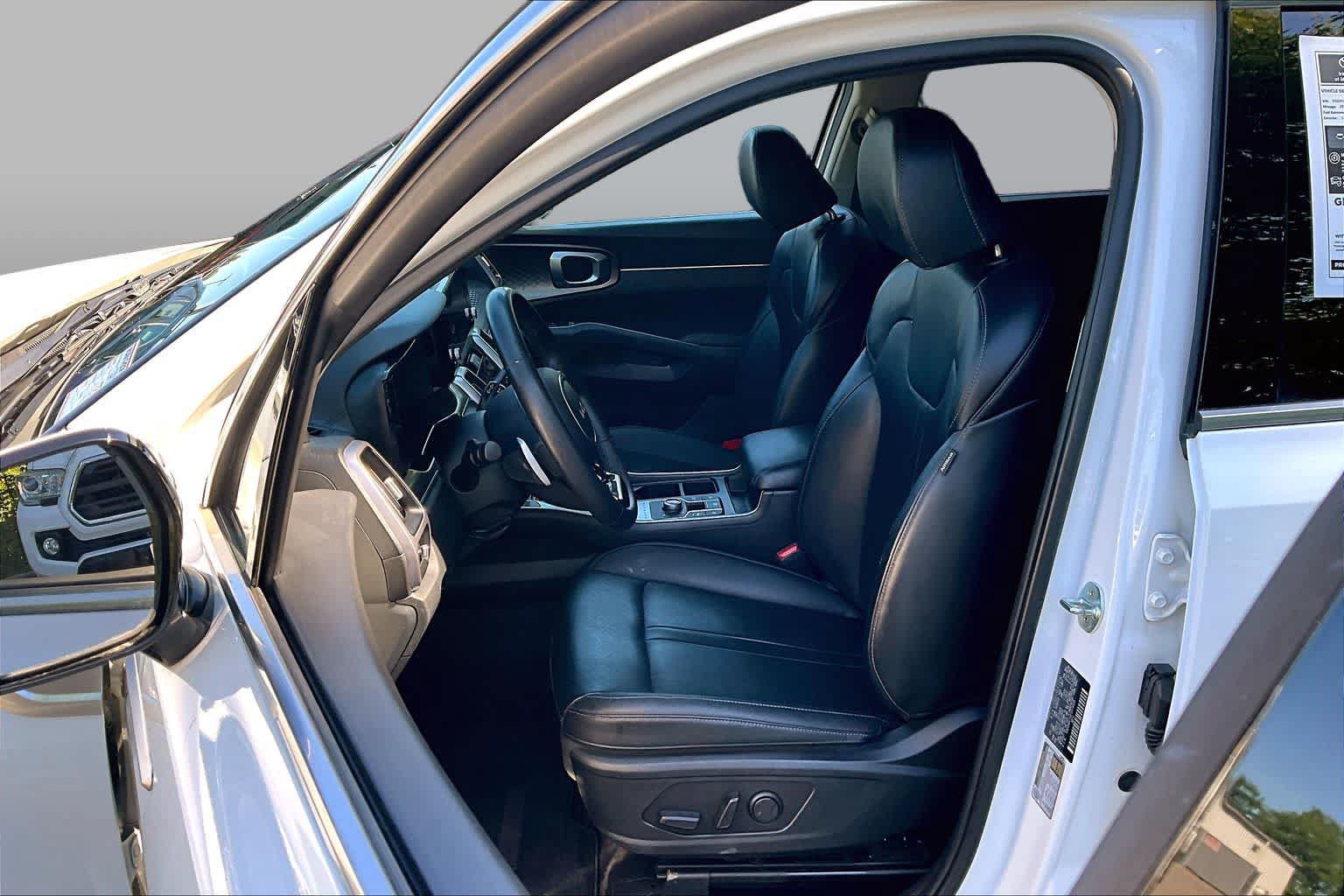 Used 2023 Kia Sorento EX AWD/4WD image 9