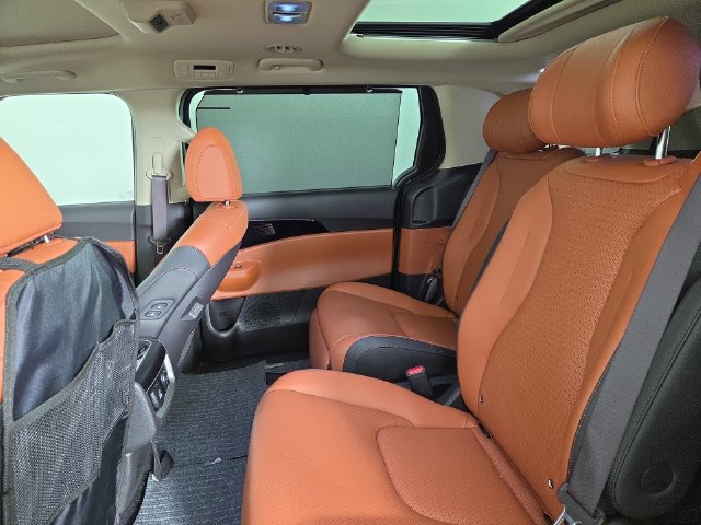 Certified 2025 Kia Carnival SX Prestige FWD image 14