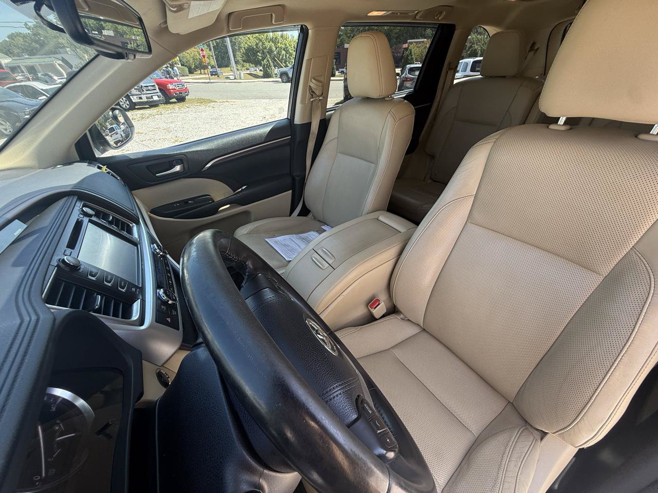 Used 2015 Toyota Highlander Limited AWD/4WD image 16