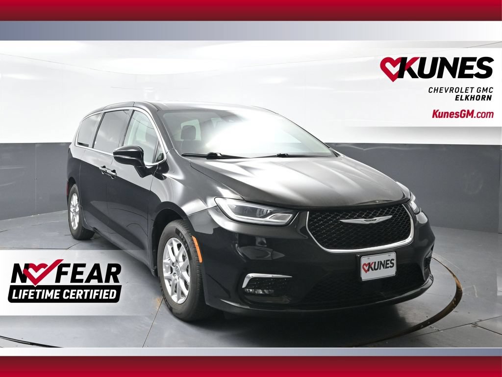 Used 2024 Chrysler Pacifica Touring-L FWD video 1