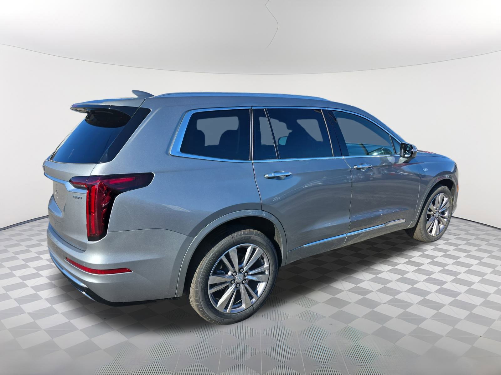 Used 2025 Cadillac XT6 Premium Luxury image 3