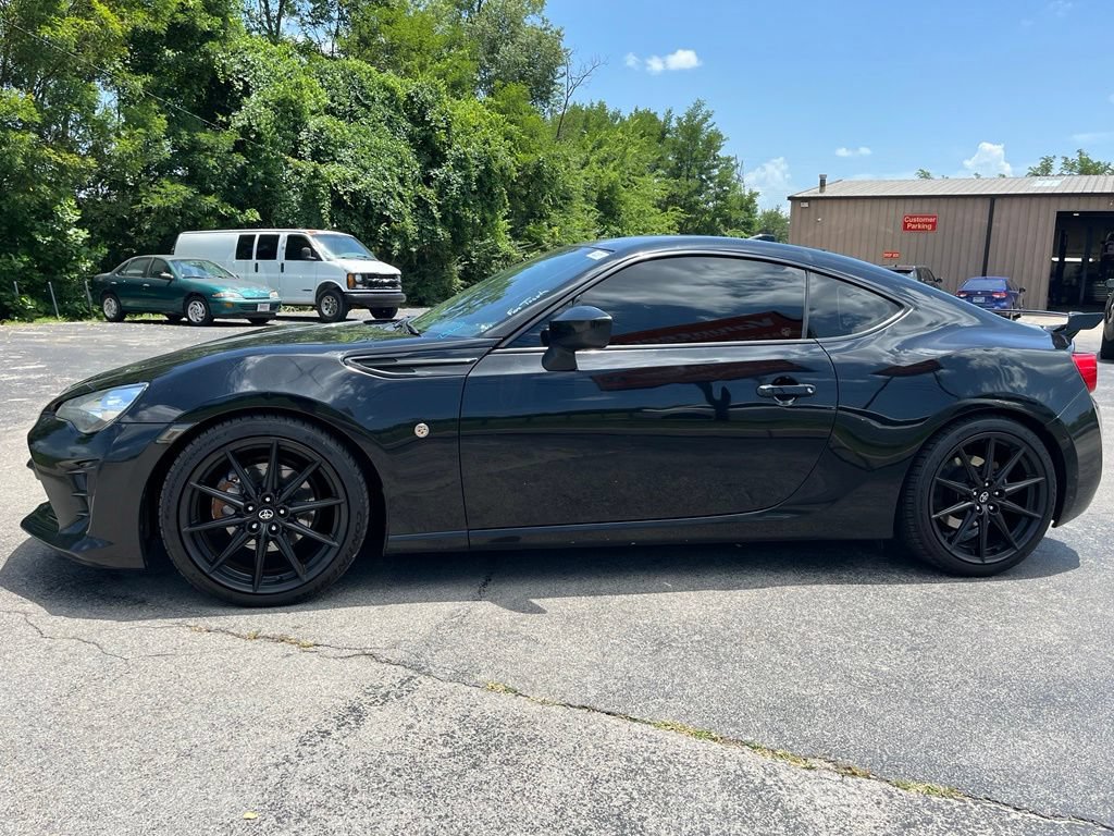 Used 2019 Toyota 86 RWD image 6