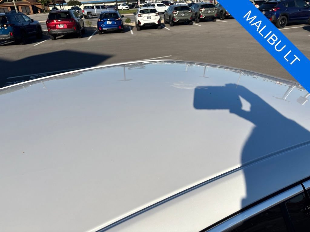 Used 2018 Chevrolet Malibu LT w/ Driver Confidence Package FWD image 10