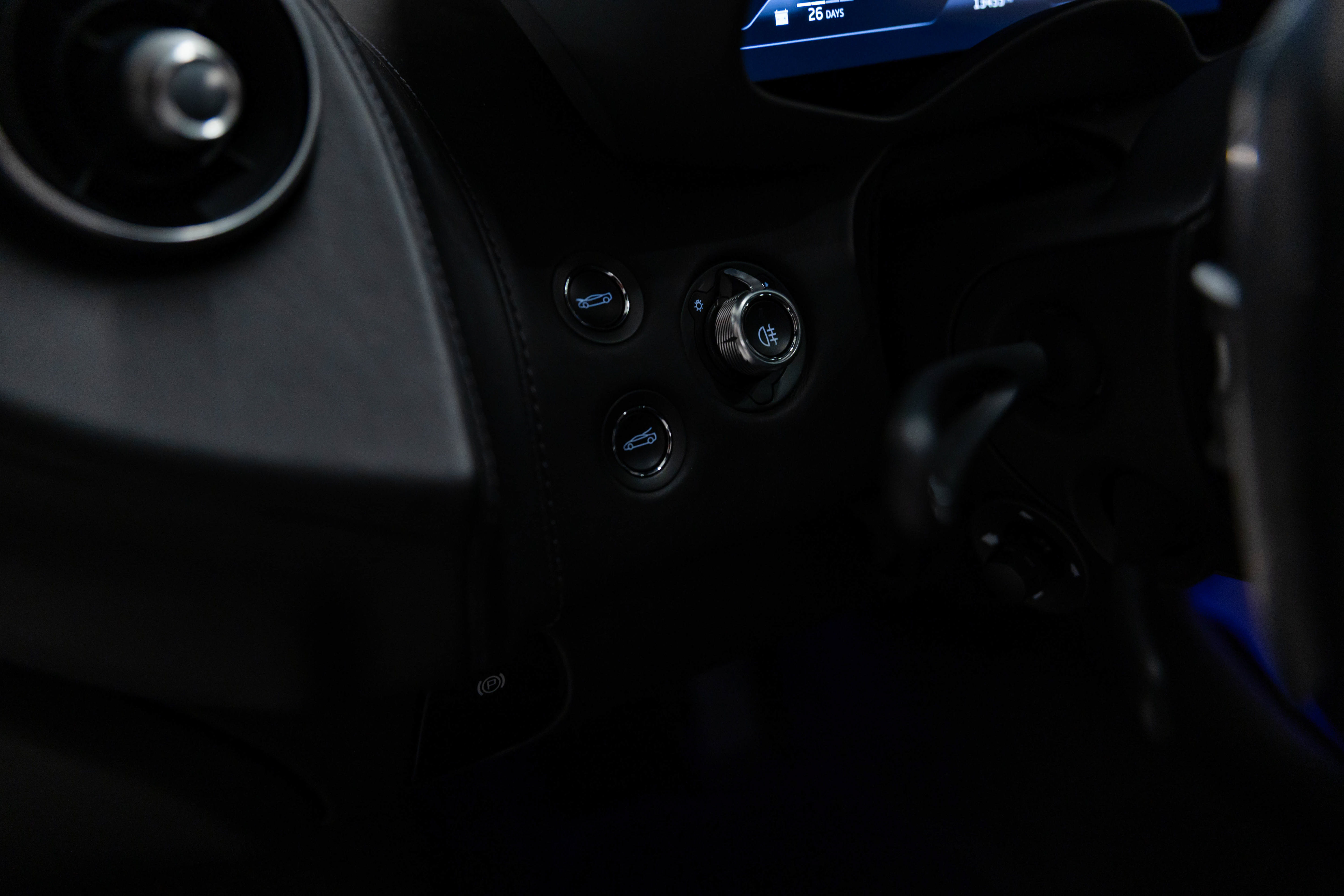 Used 2020 McLaren GT RWD image 24