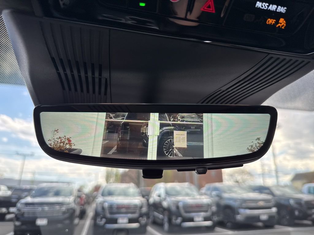 Used 2026 Cadillac Vistiq Platinum w/ LPO, Floor Liner Package AWD/4WD image 36