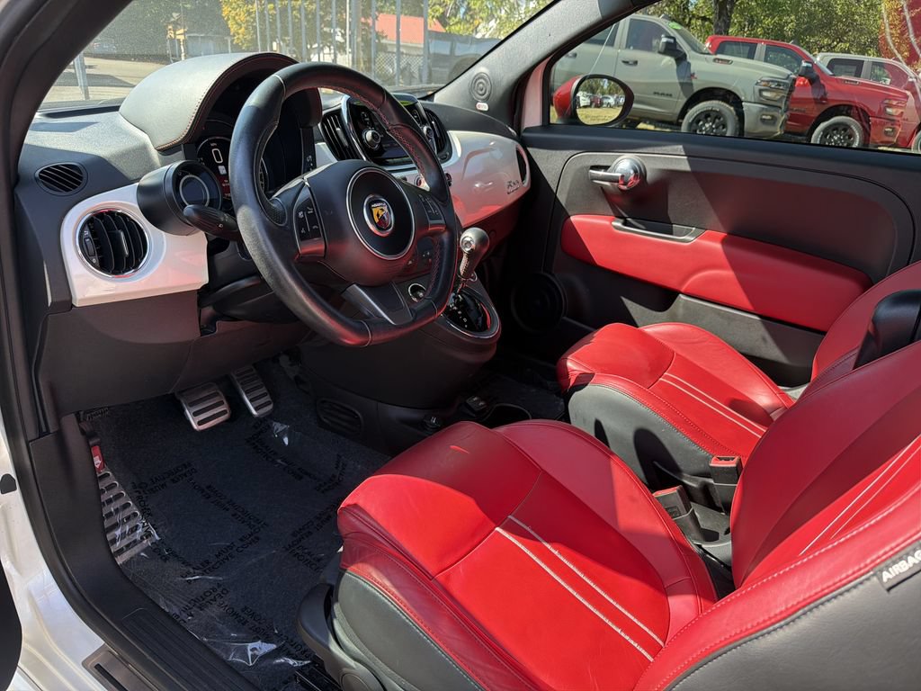 Used 2019 FIAT 500 Abarth w/ Popular Equipment Package FWD image 9