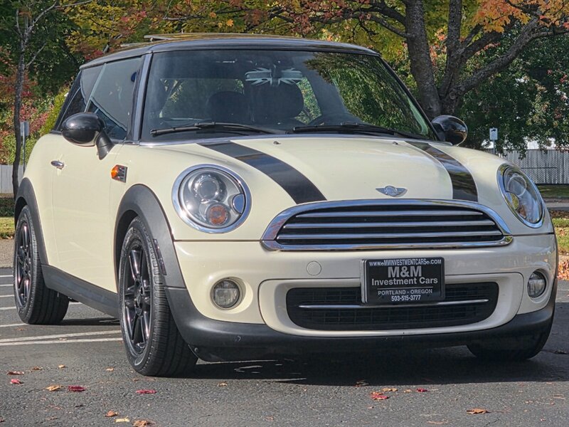 Used 2013 MINI Cooper Hardtop w/ Premium Pkg 2 FWD image 2