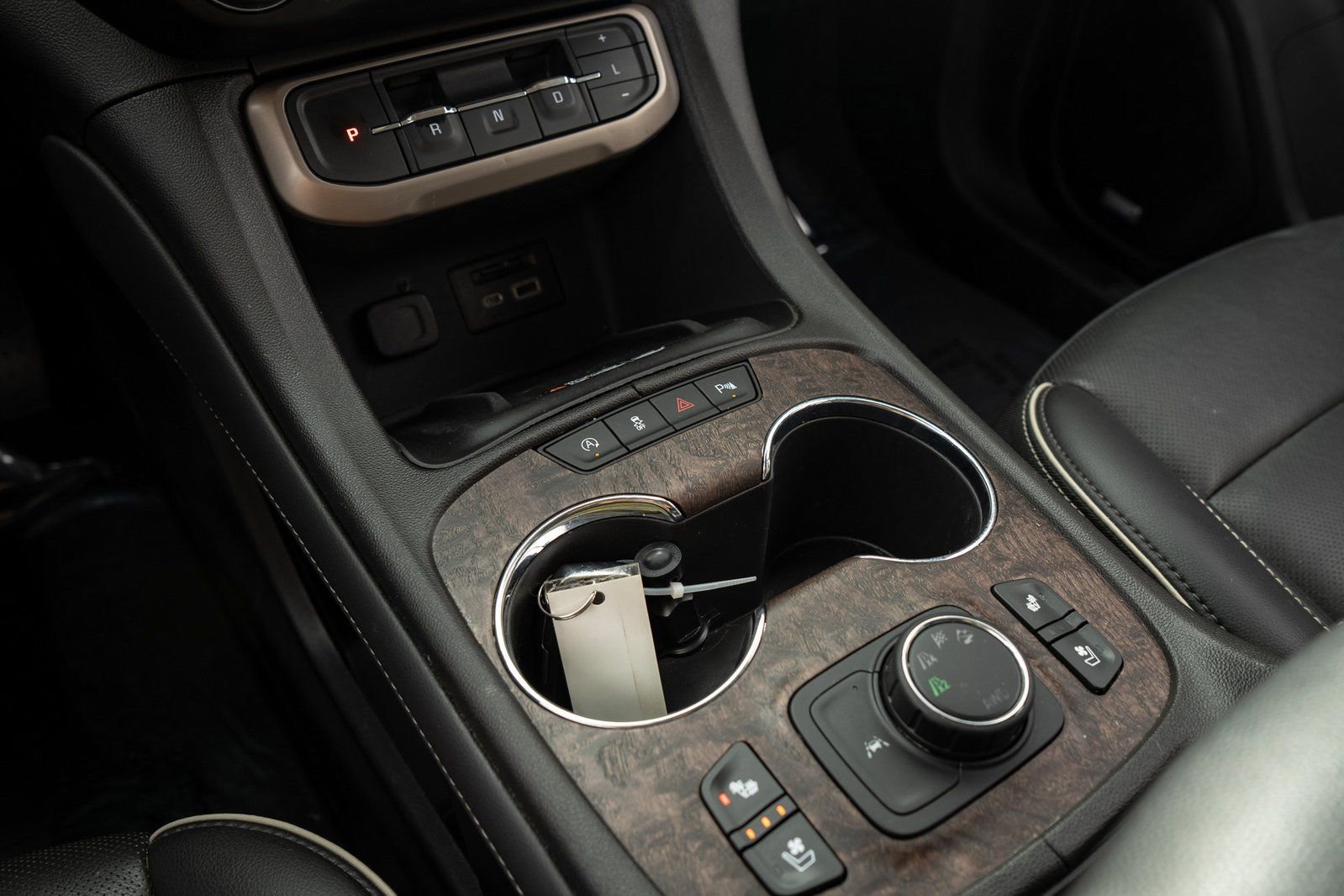 Used 2023 GMC Acadia Denali AWD/4WD image 27