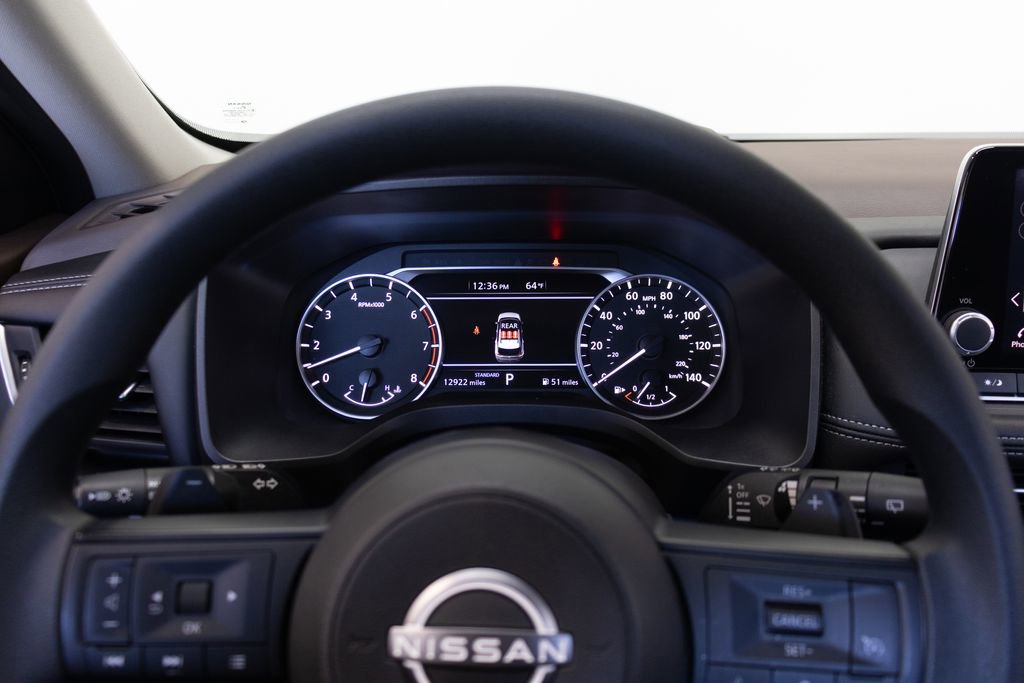 Used 2023 Nissan Rogue S image 27