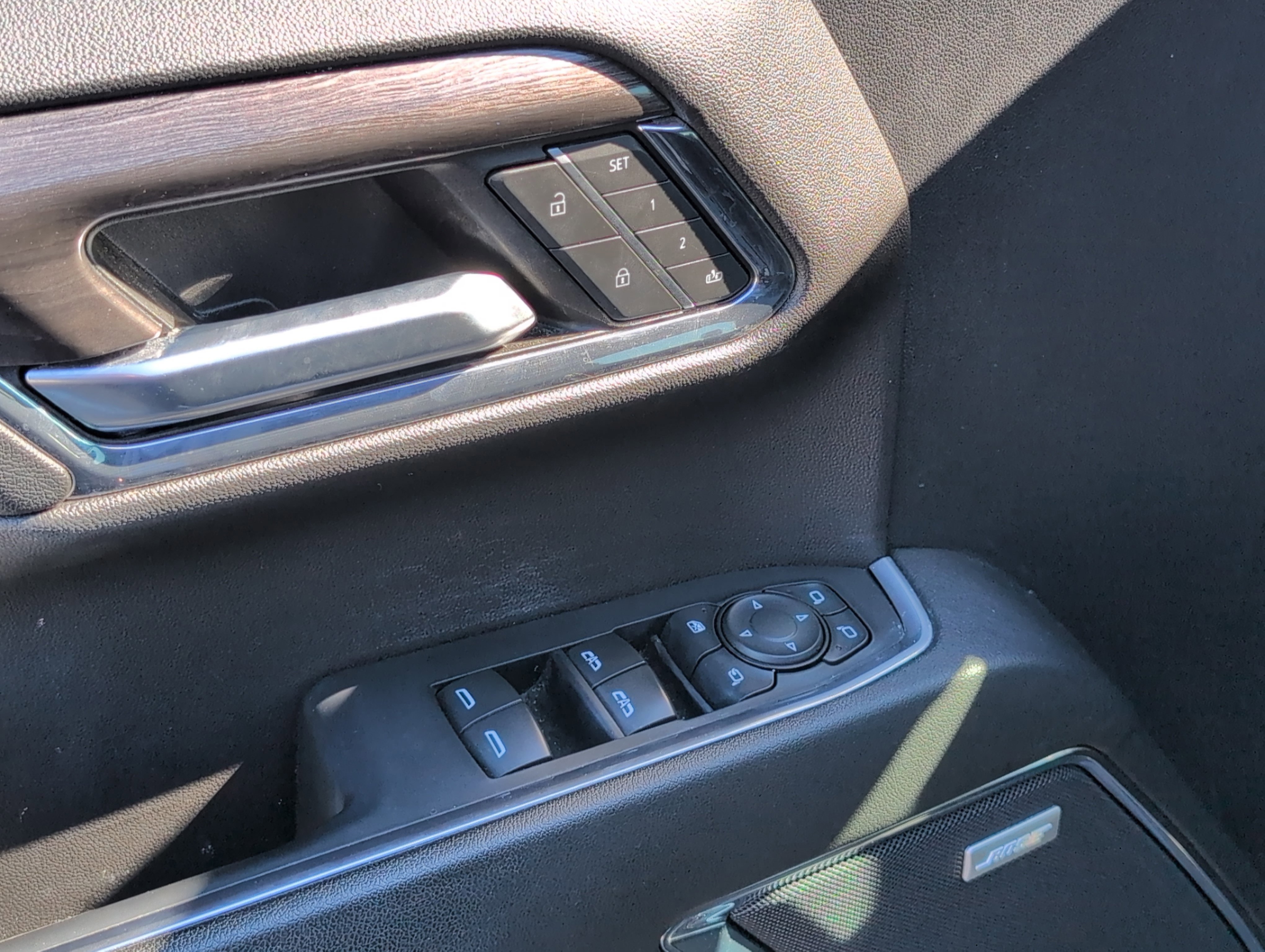 Used 2024 Chevrolet Silverado 1500 LTZ w/ LTZ Convenience Package II image 17