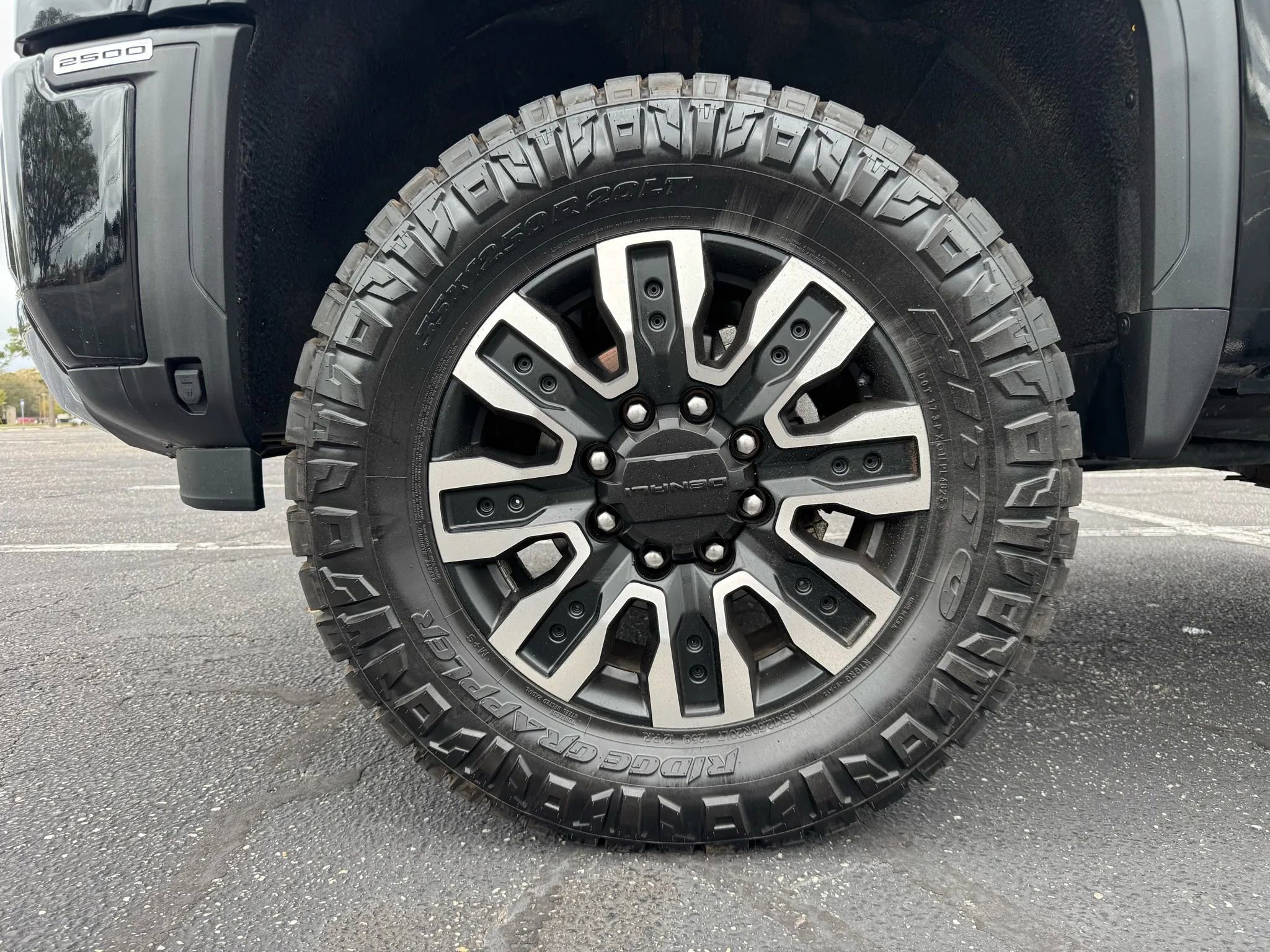 Used 2024 GMC Sierra 2500 Denali AWD/4WD image 11