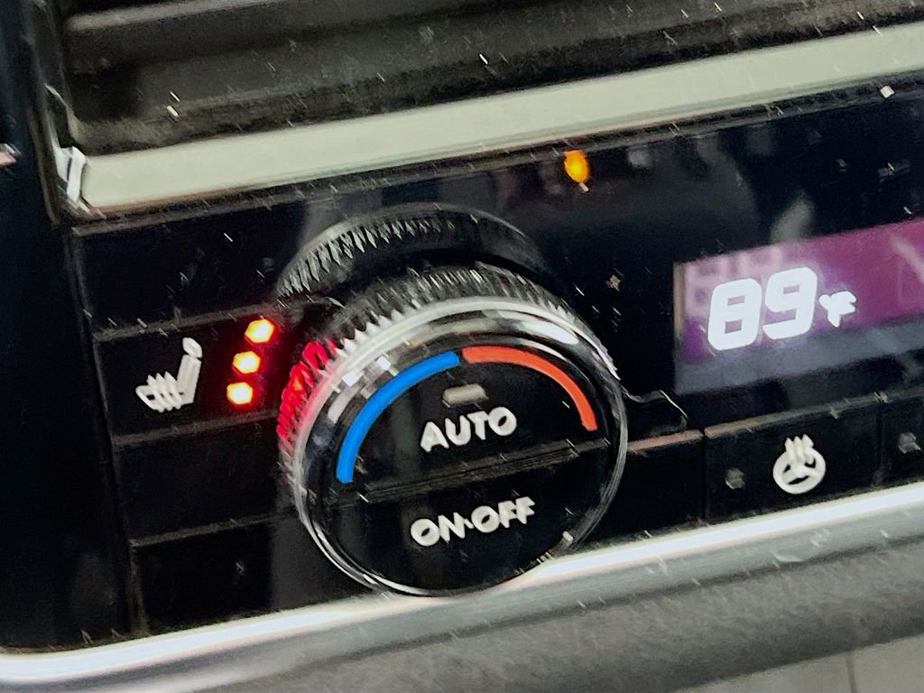 Used 2023 Nissan Rogue SV w/ SV Premium Package AWD/4WD image 19