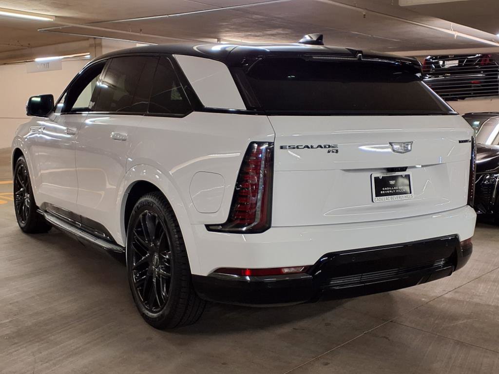 Used 2025 Cadillac Escalade IQ Sport 2 w/ LPO, ONYX Package image 6