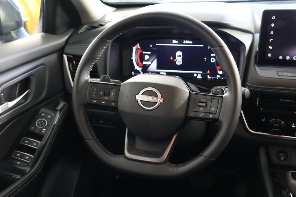 Used 2025 Nissan Rogue SL FWD image 10