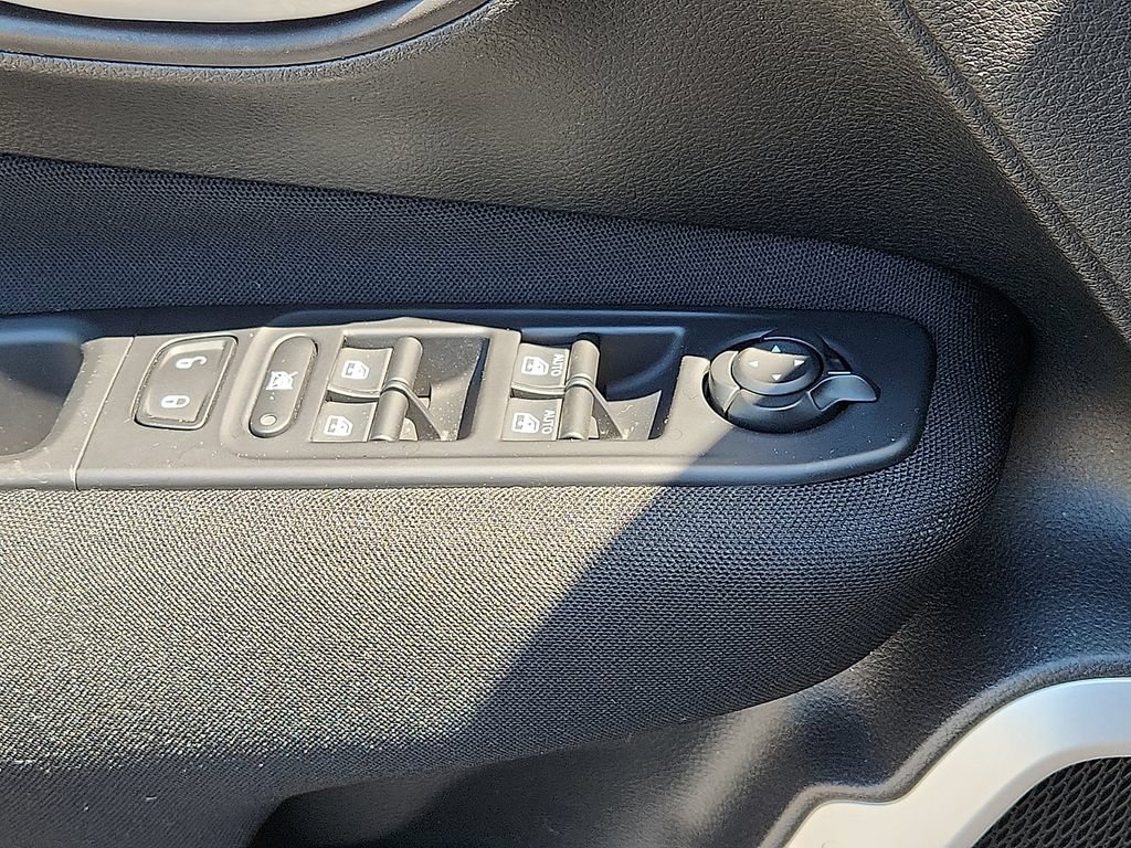 Used 2019 Jeep Renegade Sport w/ Sport Appearance Group AWD/4WD image 25