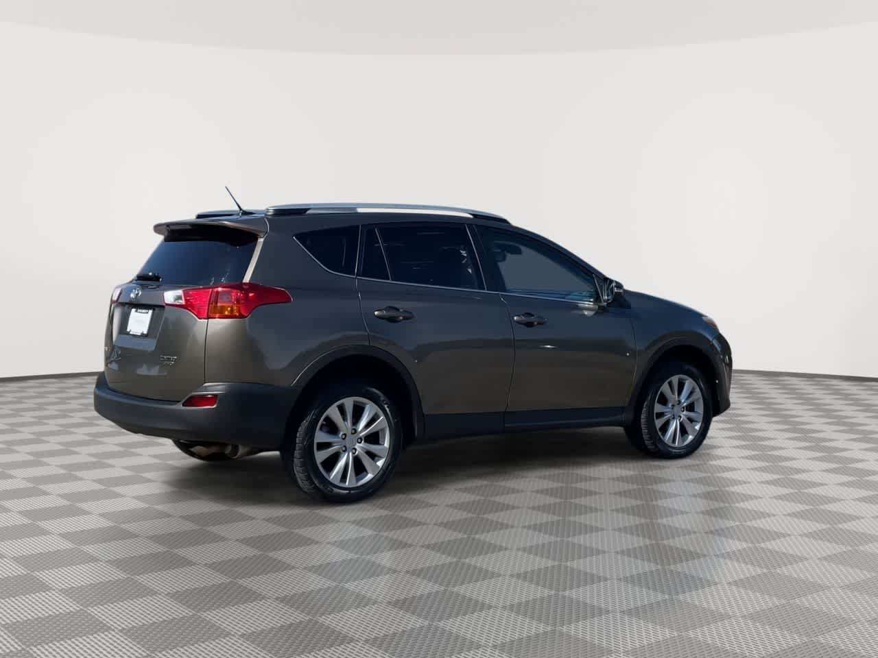 Used 2014 Toyota RAV4 Limited w/ Technology Package AWD/4WD image 8