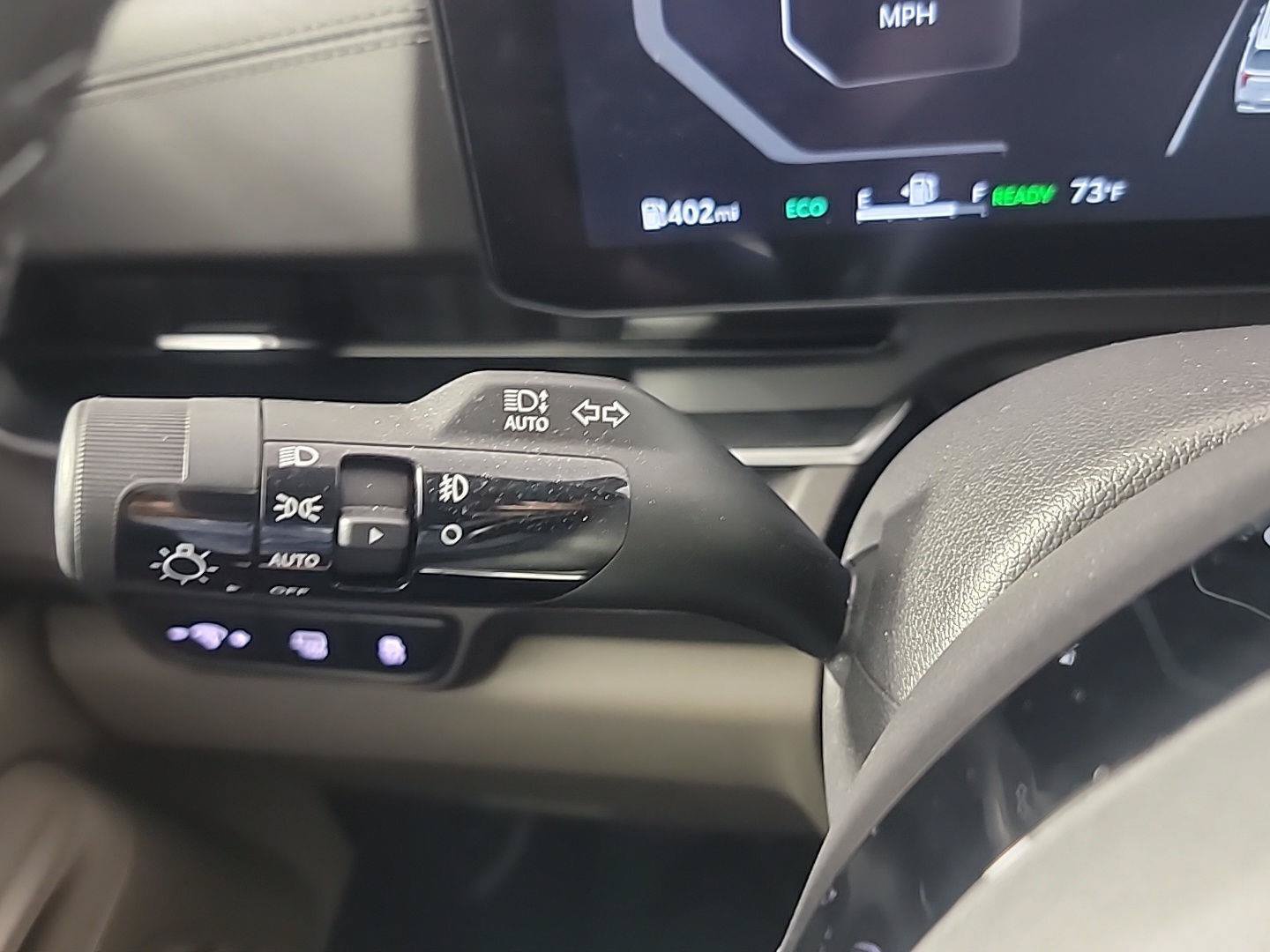 Used 2025 Kia Carnival SX FWD image 32