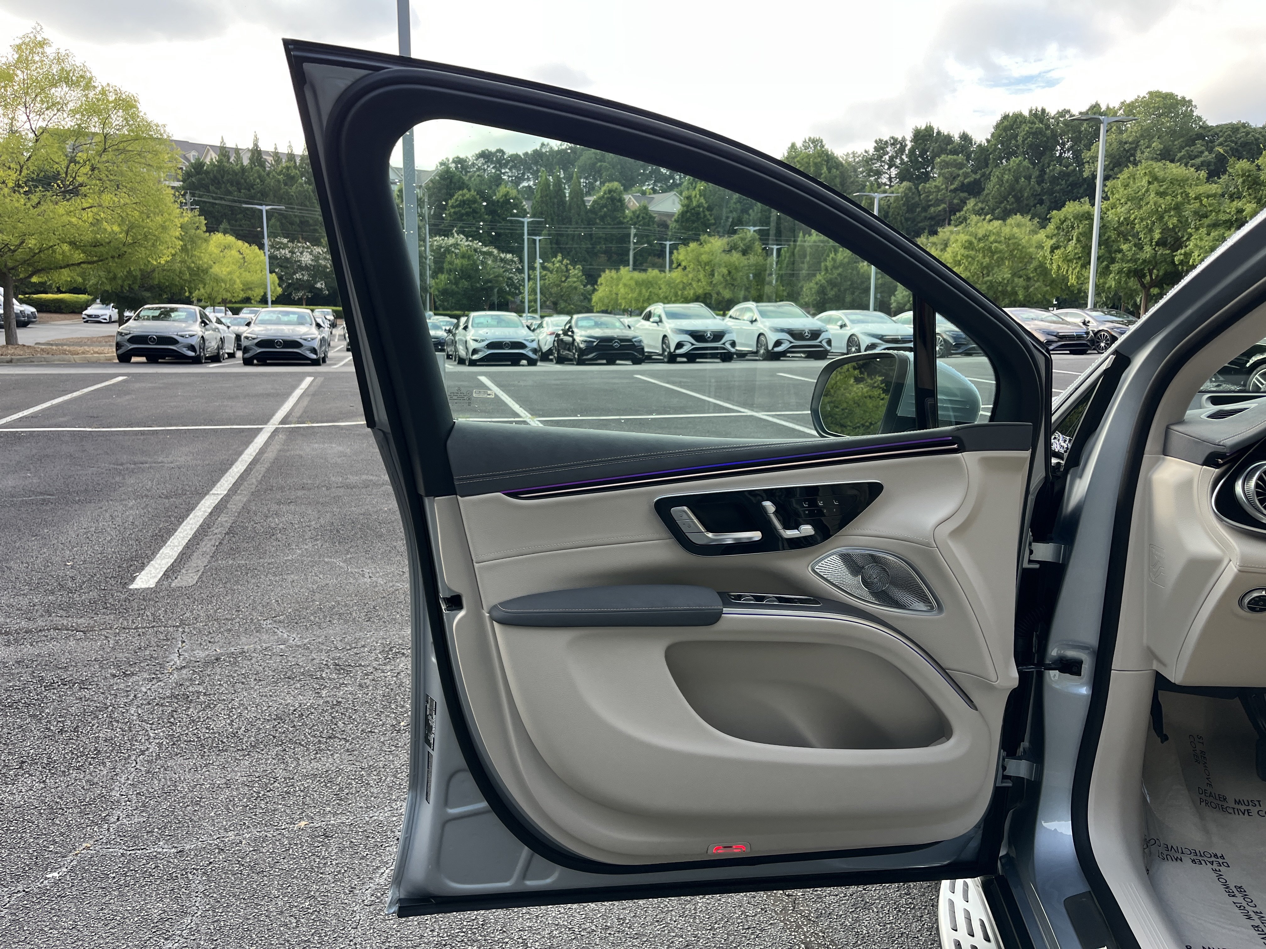 New 2027 Mercedes-Benz EQS 400 4MATIC SUV image 17