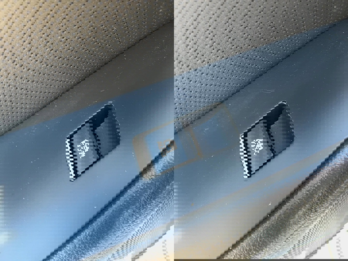 Used 2016 Hyundai Genesis 3.8 w/ Option Group 02 image 10