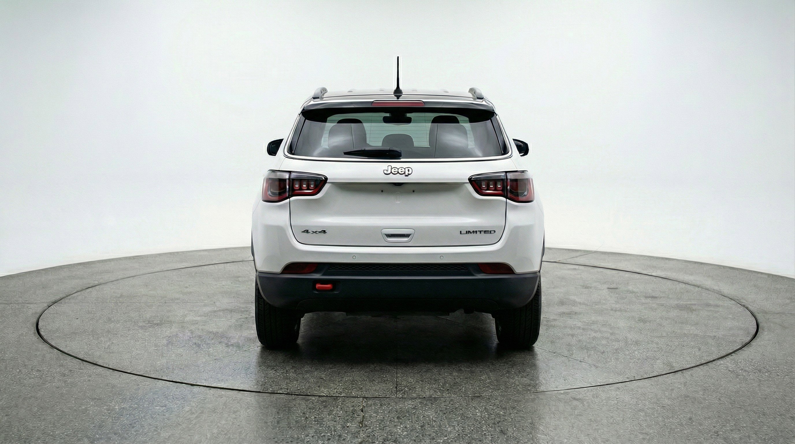 Used 2025 Jeep Compass Trailhawk AWD/4WD image 7