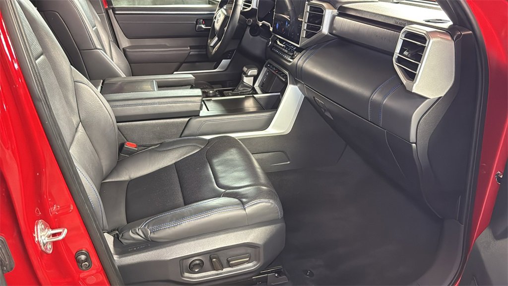 Used 2025 Toyota Sequoia Platinum image 9