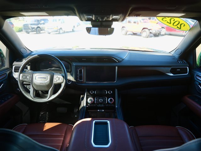 Used 2023 GMC Yukon XL Denali Ultimate image 15