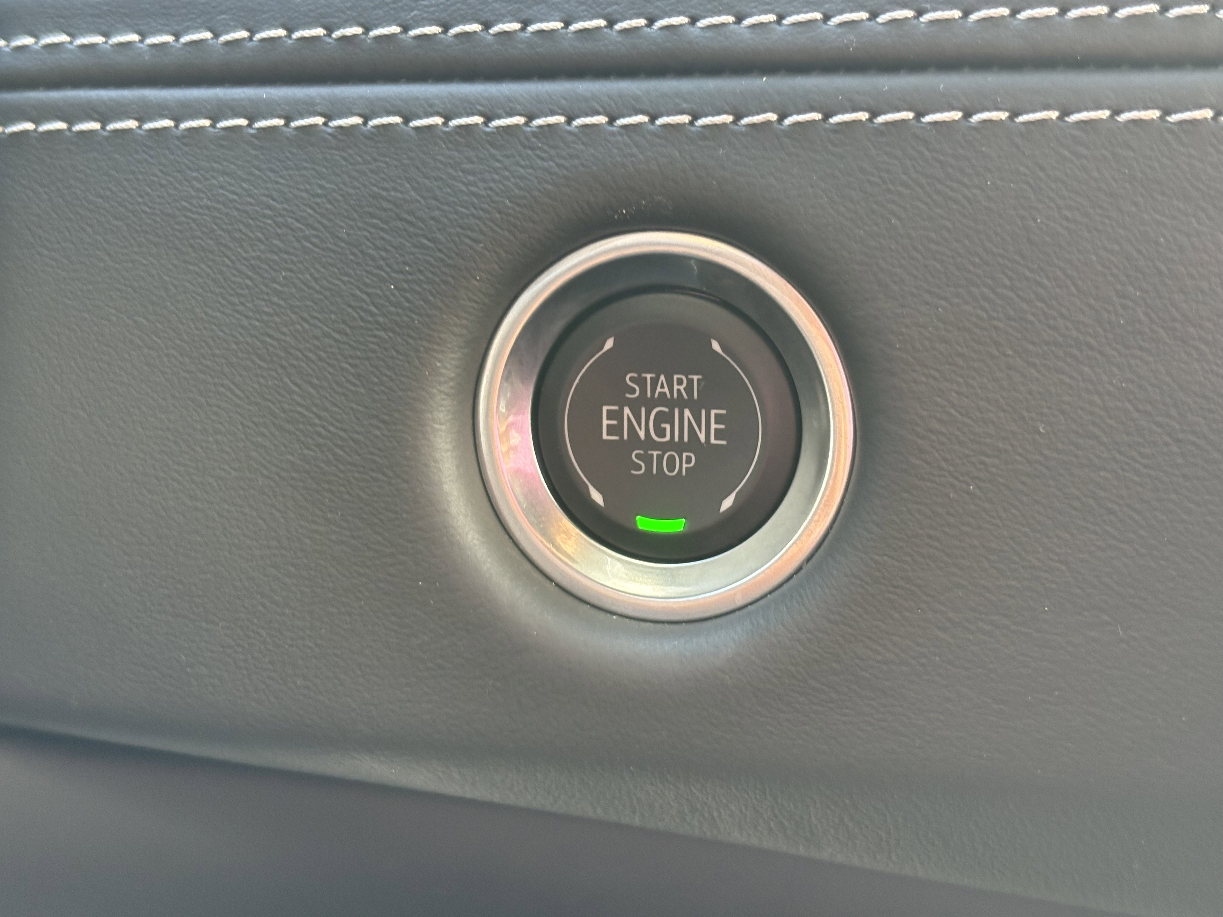 Certified 2025 Cadillac Escalade Premium Luxury Platinum image 32