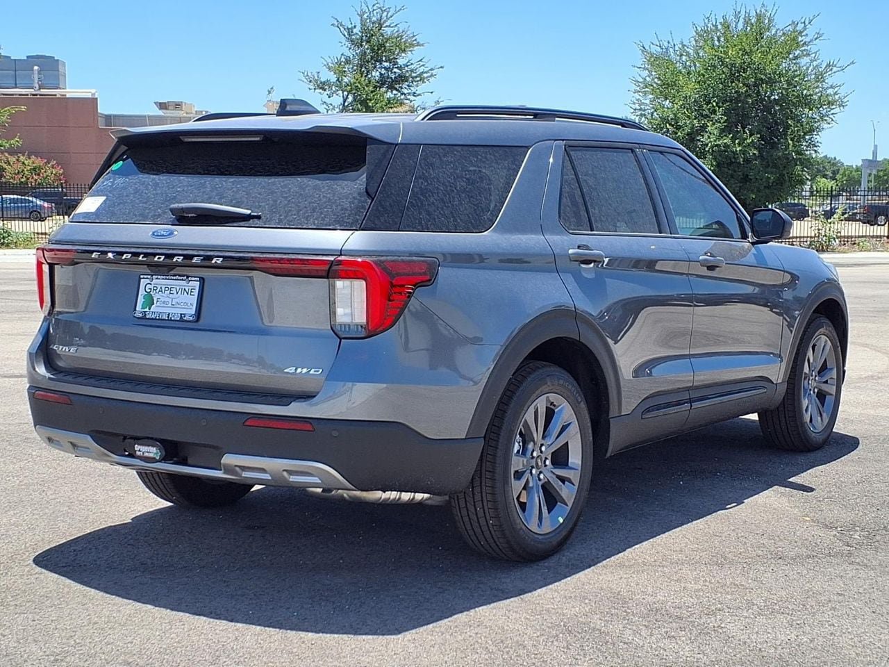 New 2026 Ford Explorer Active w/ Active Comfort Package AWD/4WD image 4