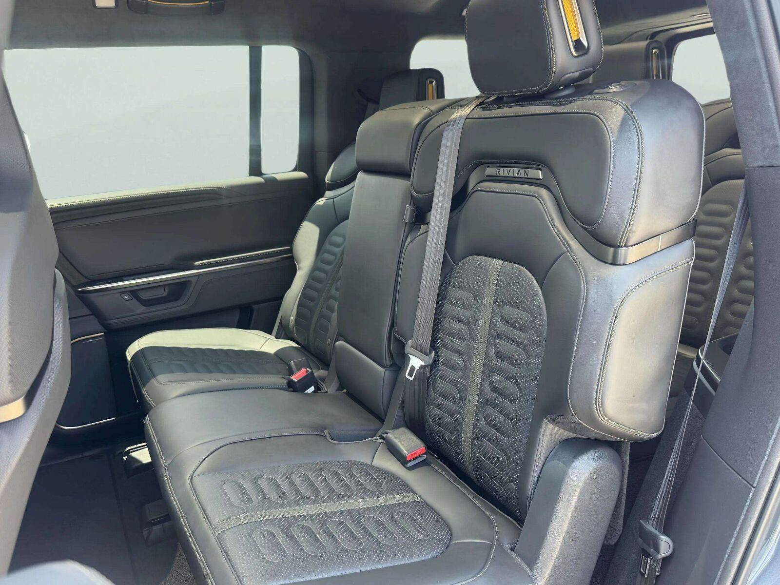 Used 2025 Rivian R1S Adventure AWD/4WD image 42