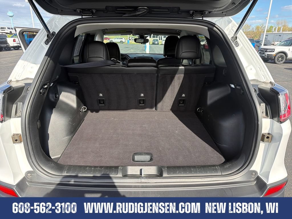 Used 2022 Jeep Cherokee Trailhawk AWD/4WD image 22
