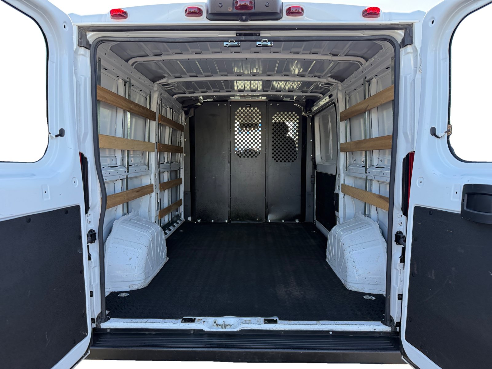 Used 2025 RAM ProMaster 2500 w/ U-Haul Equipment Group FWD image 17