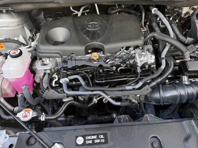 Used 2025 Toyota Sienna XLE FWD image 36