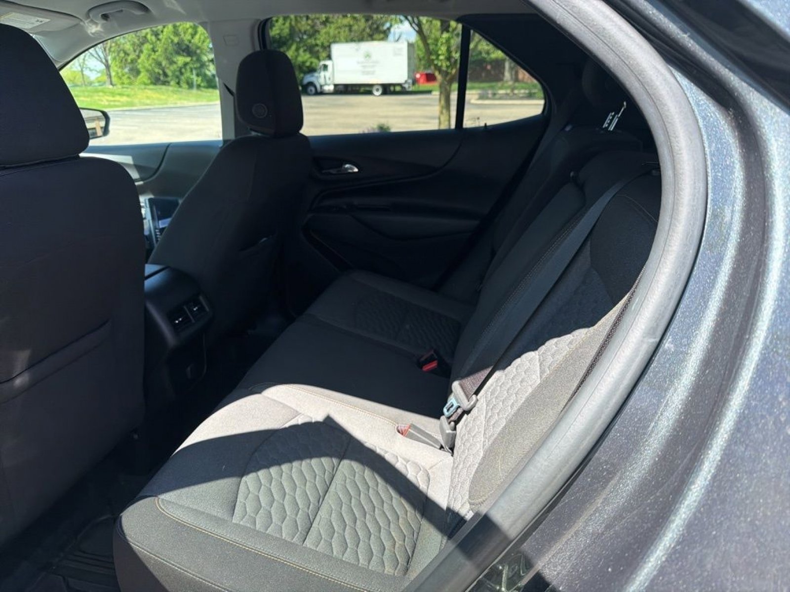 Used 2018 Chevrolet Equinox LT FWD image 17