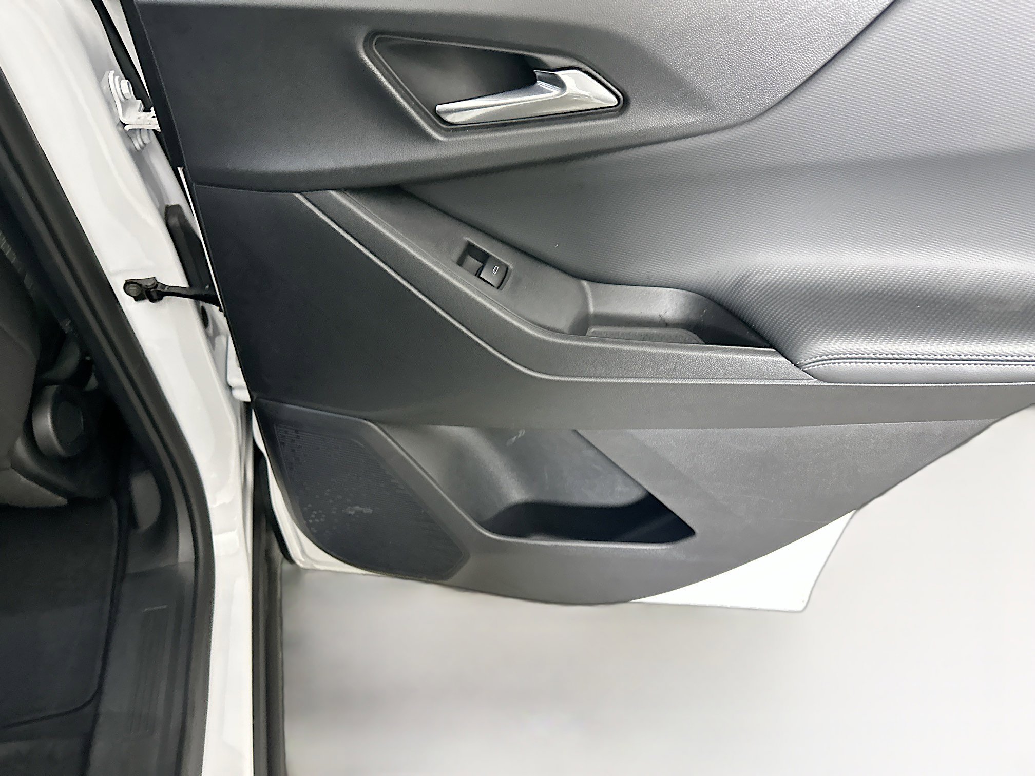 Used 2025 Chevrolet Equinox LT image 28