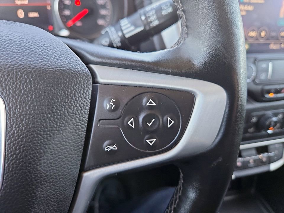 Used 2023 GMC Terrain SLT image 16