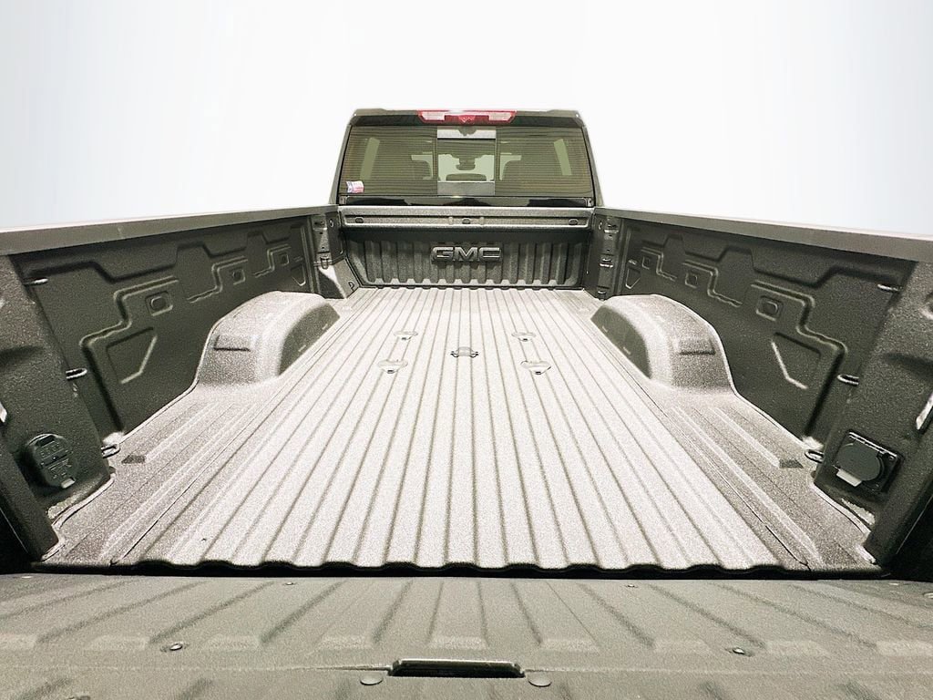 New 2026 GMC Sierra 2500 AT4 w/ AT4 Premium Plus Package AWD/4WD image 9