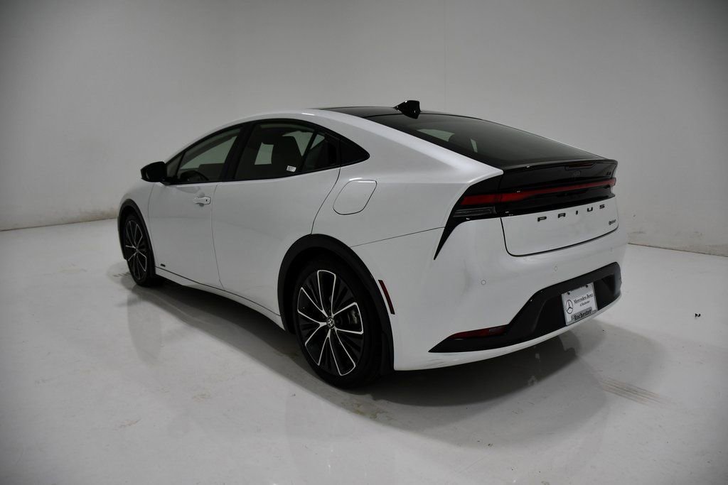 Used 2024 Toyota Prius XLE image 3