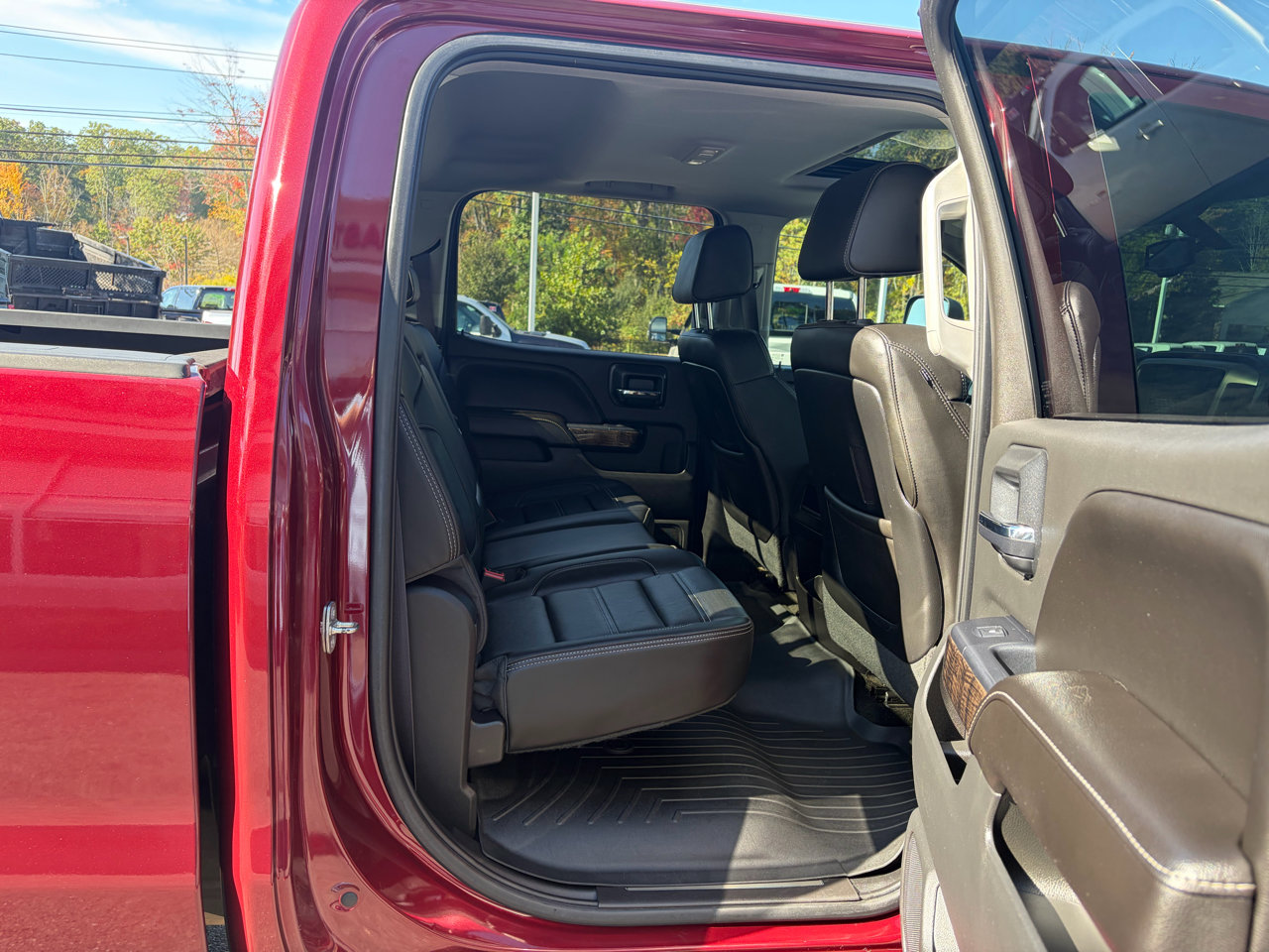 Used 2015 GMC Sierra 2500 Denali w/ Suspension Package, Off-Road image 42