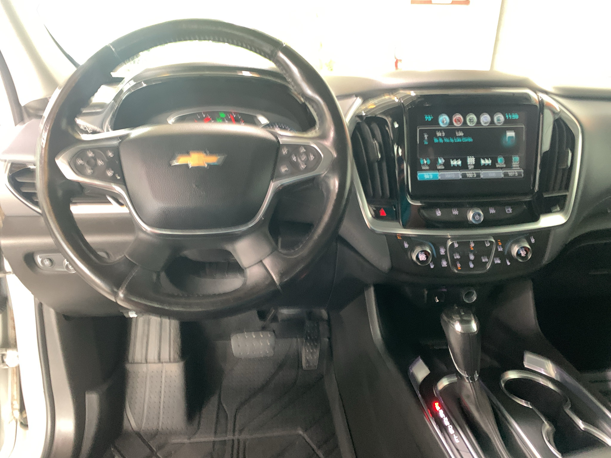 Used 2019 Chevrolet Traverse Premier w/ Driver Confidence II Package FWD image 18
