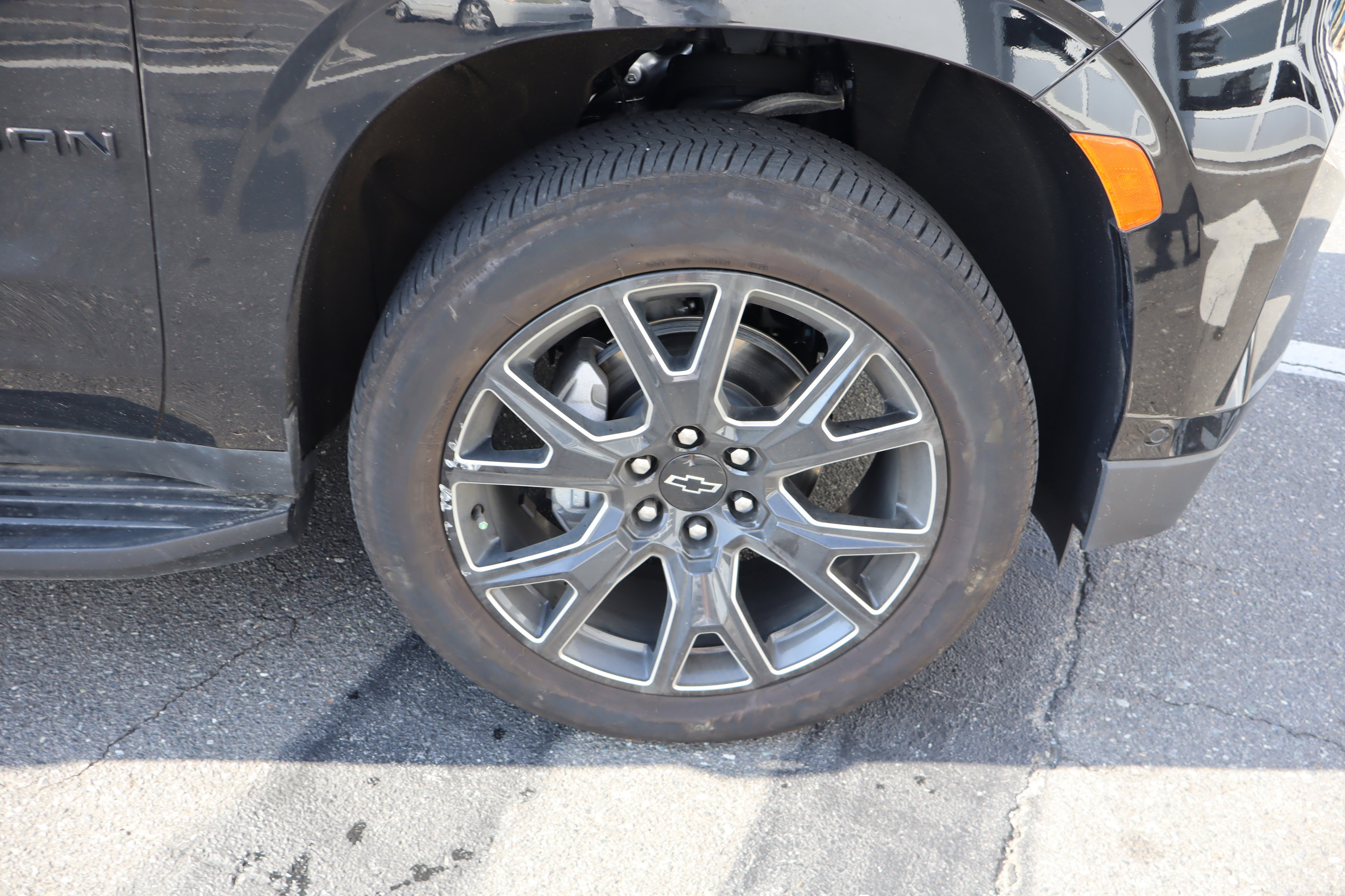 Certified 2024 Chevrolet Suburban Premier w/ Advanced Technology Package image 42