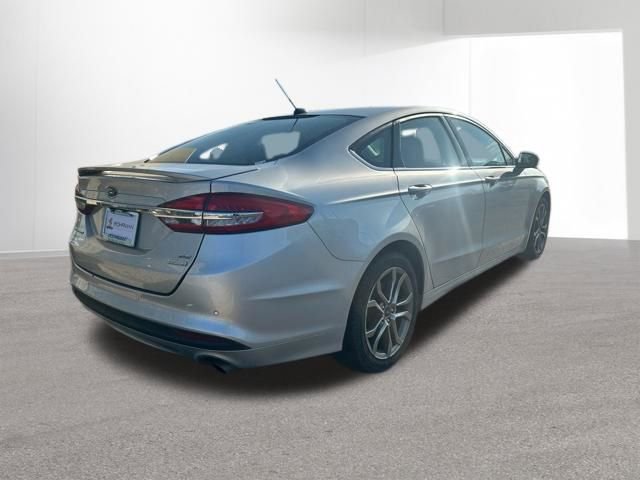 Used 2017 Ford Fusion SE w/ Equipment Group 201A image 7