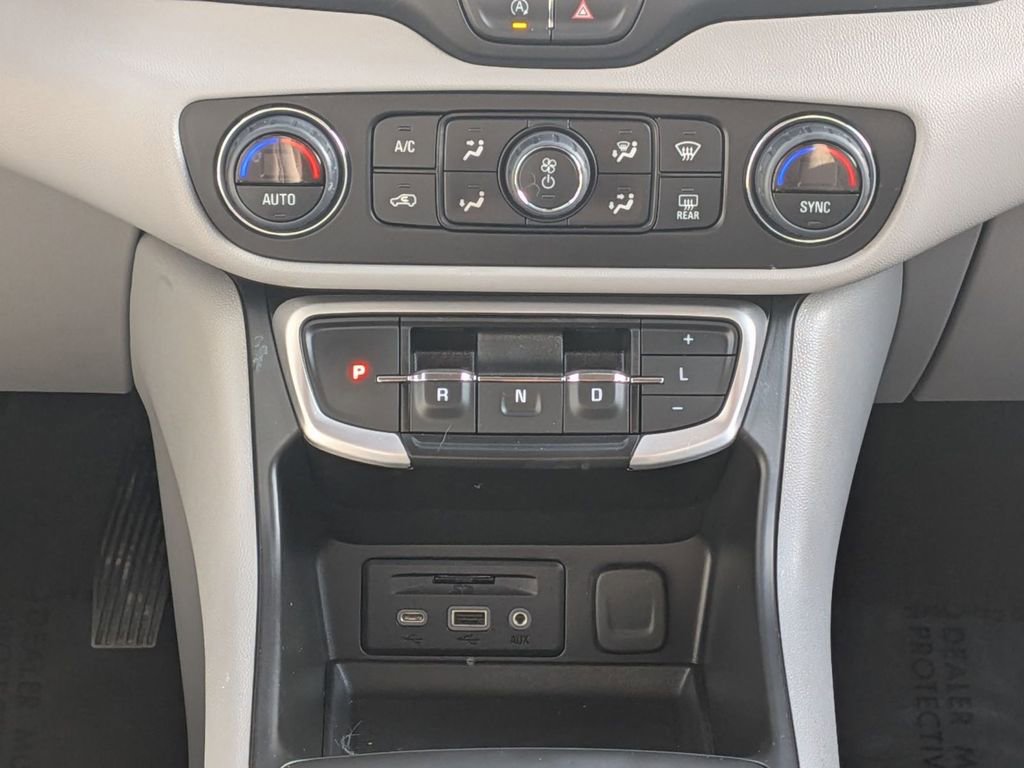 Used 2023 GMC Terrain SLE w/ Driver Convenience Package image 24
