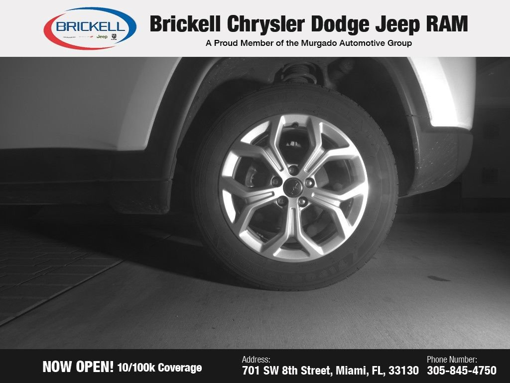 Used 2025 Jeep Compass Latitude image 18