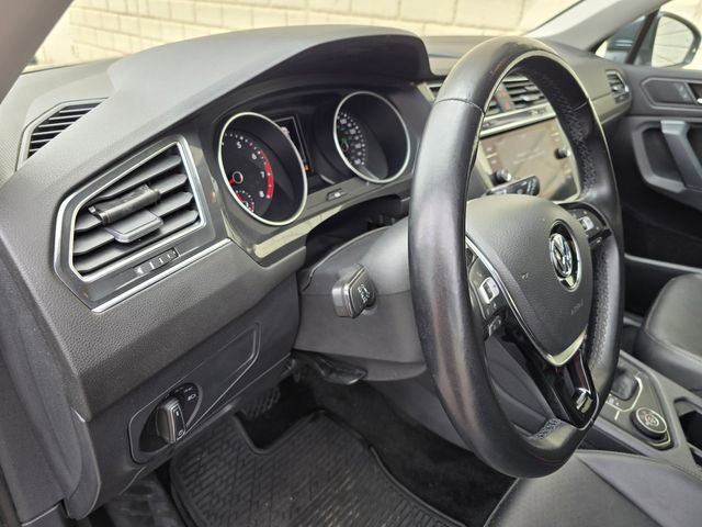 Used 2019 Volkswagen Tiguan SE image 28