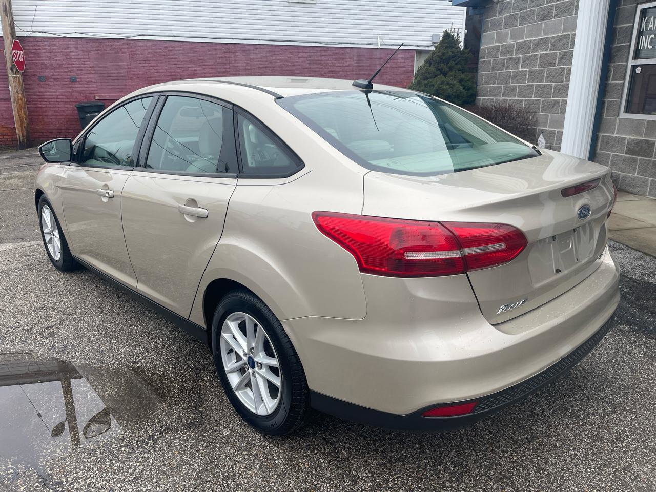 Used 2017 Ford Focus SE w/ Cold Weather Package image 7